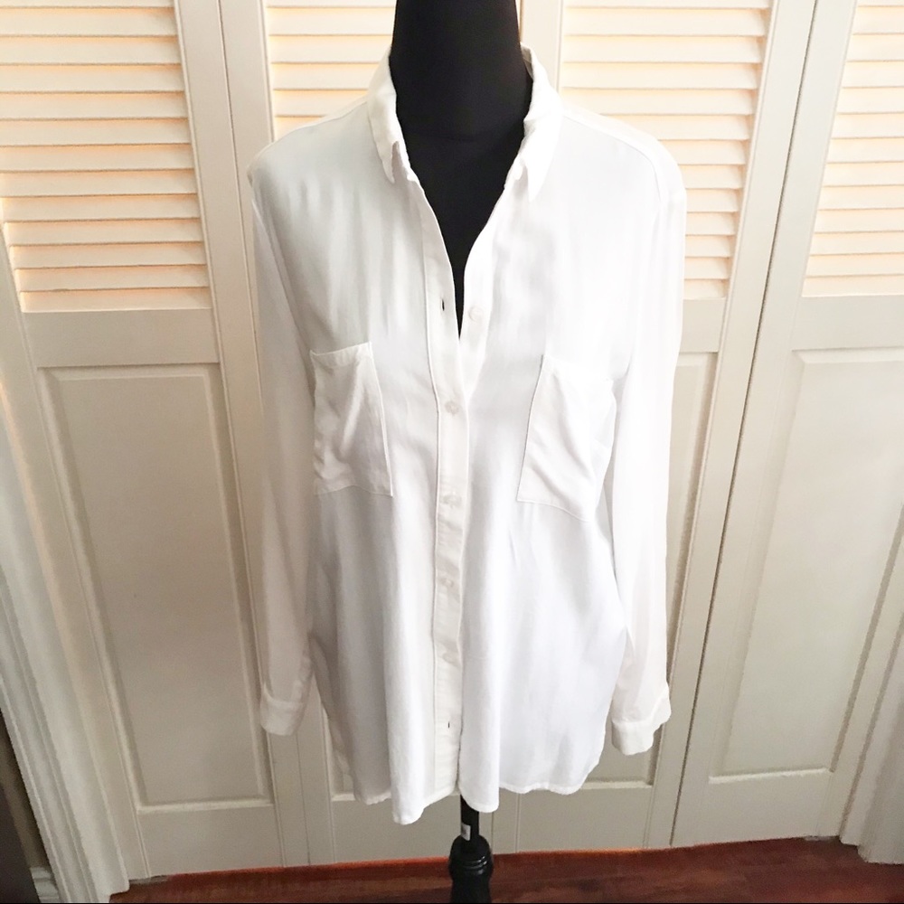 H & M SILKY BUTTON UP EUC SIZE MEDIUM
